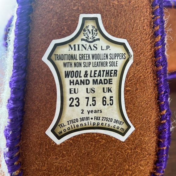 Traditional Greek woolen slippers with non-slip leather sole - Picture 6 of 6